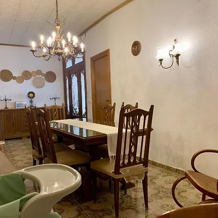 A R Benjamin Tatil Evi *