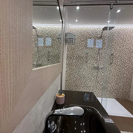 A R Benjamin 別荘 *